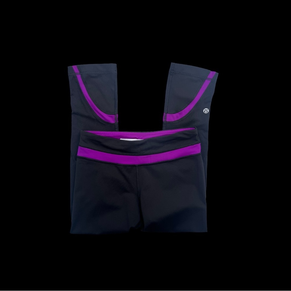 Lululemon Purple / Black Cropped Capri Pants Leggings Women’s Size 4
